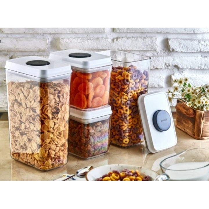 Recipient hermetic pentru alimente CRALEX Nesta, 2,9 L, Alb, Cu buton de sigilare, Fara BPA, Rezistent la apa