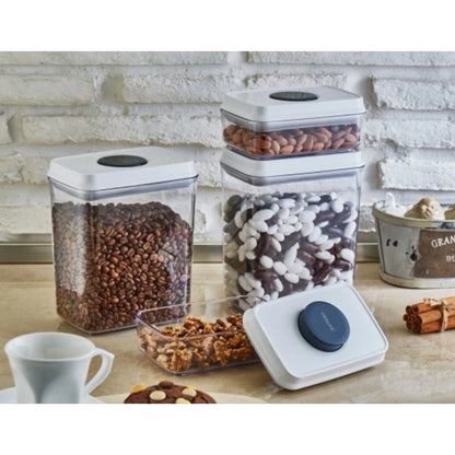 Recipient hermetic pentru alimente CRALEX Nesta, 2,2 L, Alb, Cu buton de sigilare, Fara BPA, Rezistent la apa