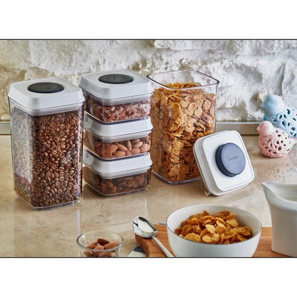 Recipient hermetic pentru alimente CRALEX Nesta, 900 ml, Alb, Cu buton de sigilare, Fara BPA, Rezistent la apa